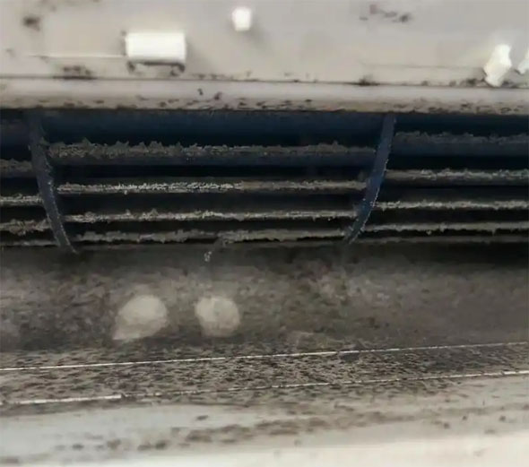 克东空调吹的风有股烧焦味是怎么回事